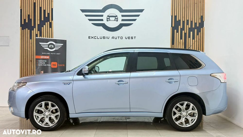 Mitsubishi Outlander 2.0 4WD Plug-In Hybrid - 12
