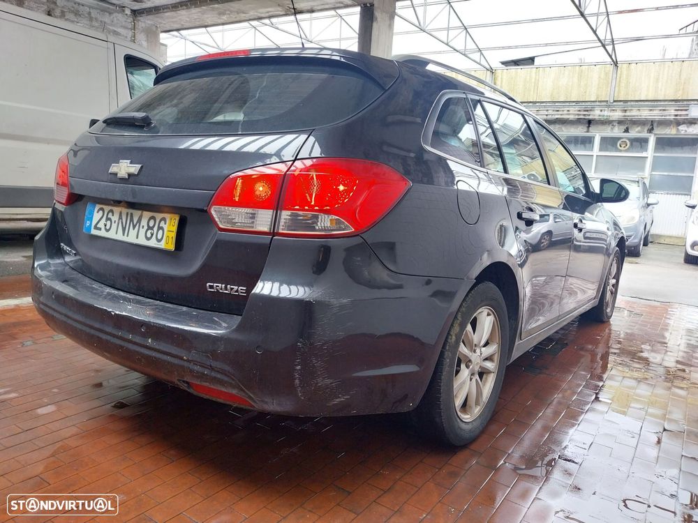 Chevrolet Cruze SW 1.7 VCDi LT - 10