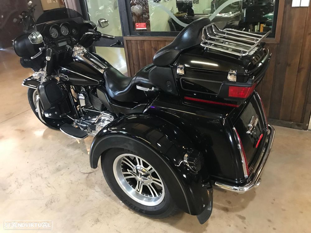Harley-Davidson FLHTCU TRI GLIDE ULTRA CLASSIC - 8