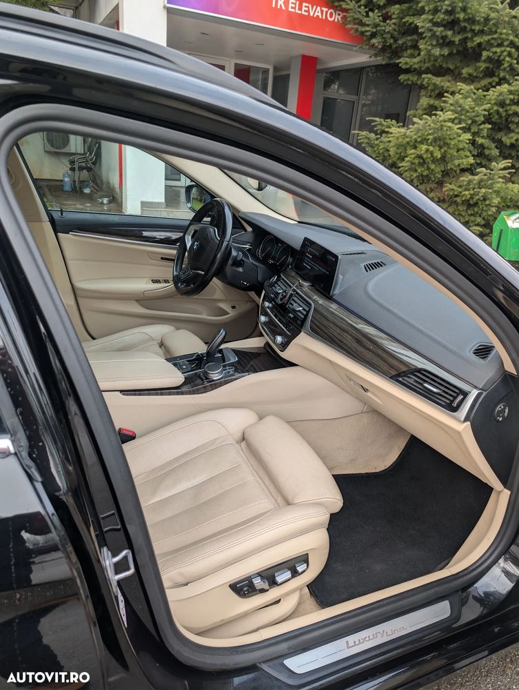 BMW Seria 5 530d xDrive AT - 13