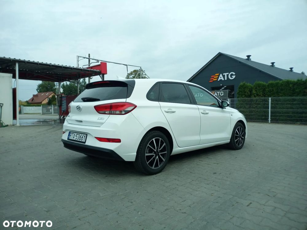 Hyundai i30 1.5 DPI Classic + - 3