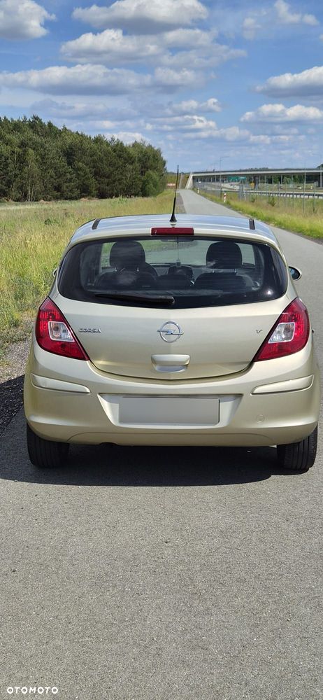 Opel Corsa 1.4 16V Cosmo - 4