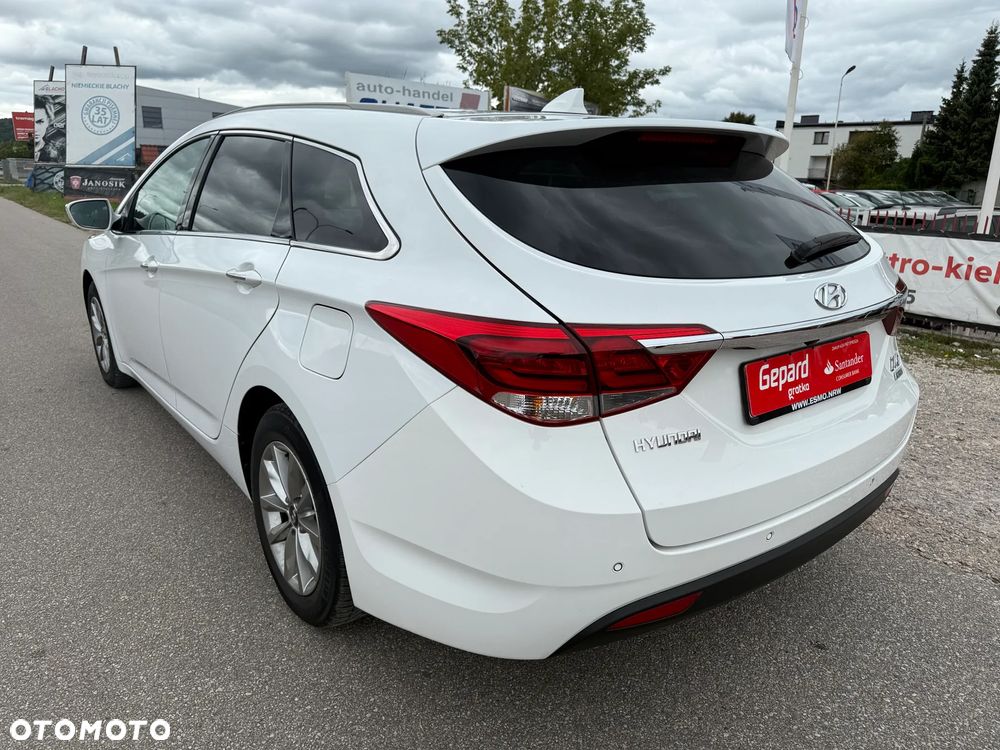 Hyundai i40 Kombi 1.7 CRDi Premium - 3