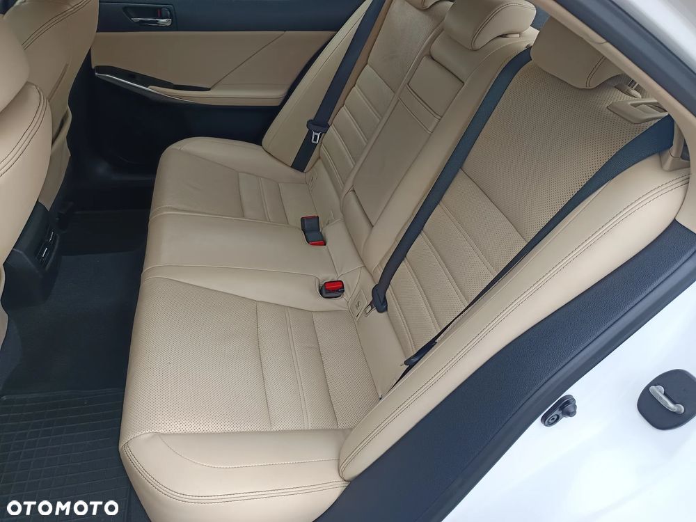 Lexus IS 300h Elite - 2