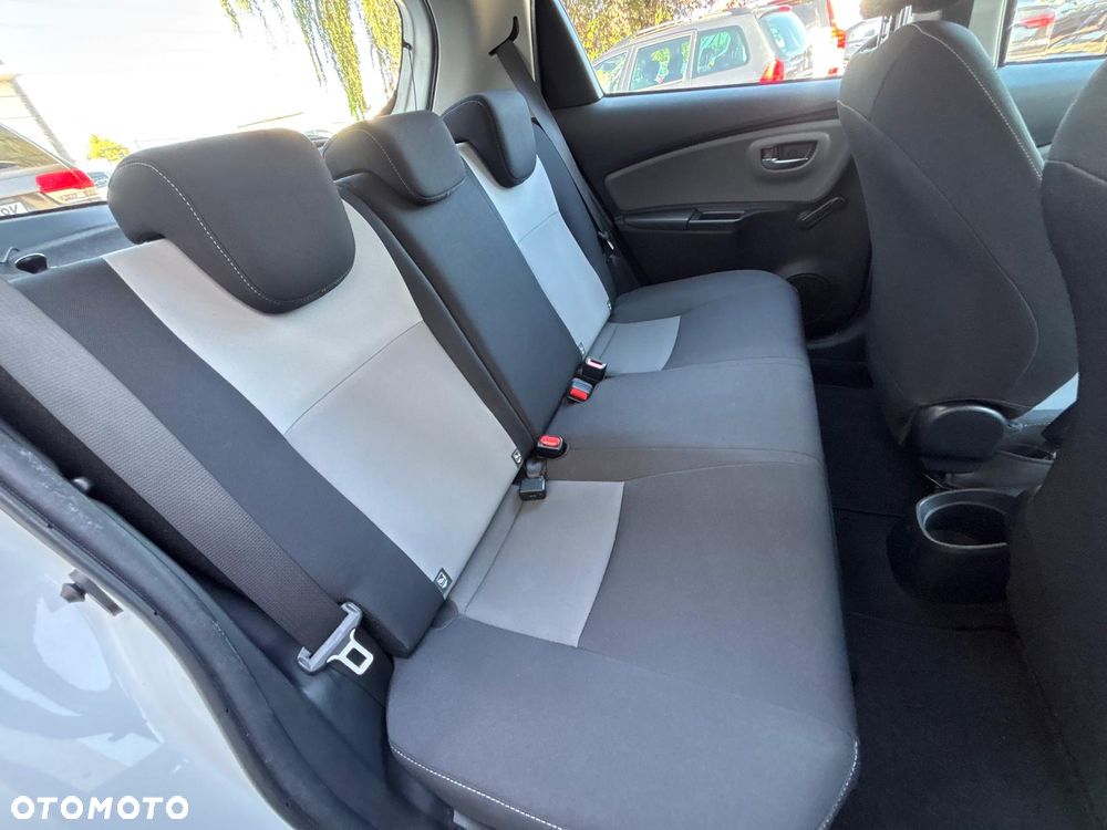 Toyota Yaris Hybrid 100 Premium - 16