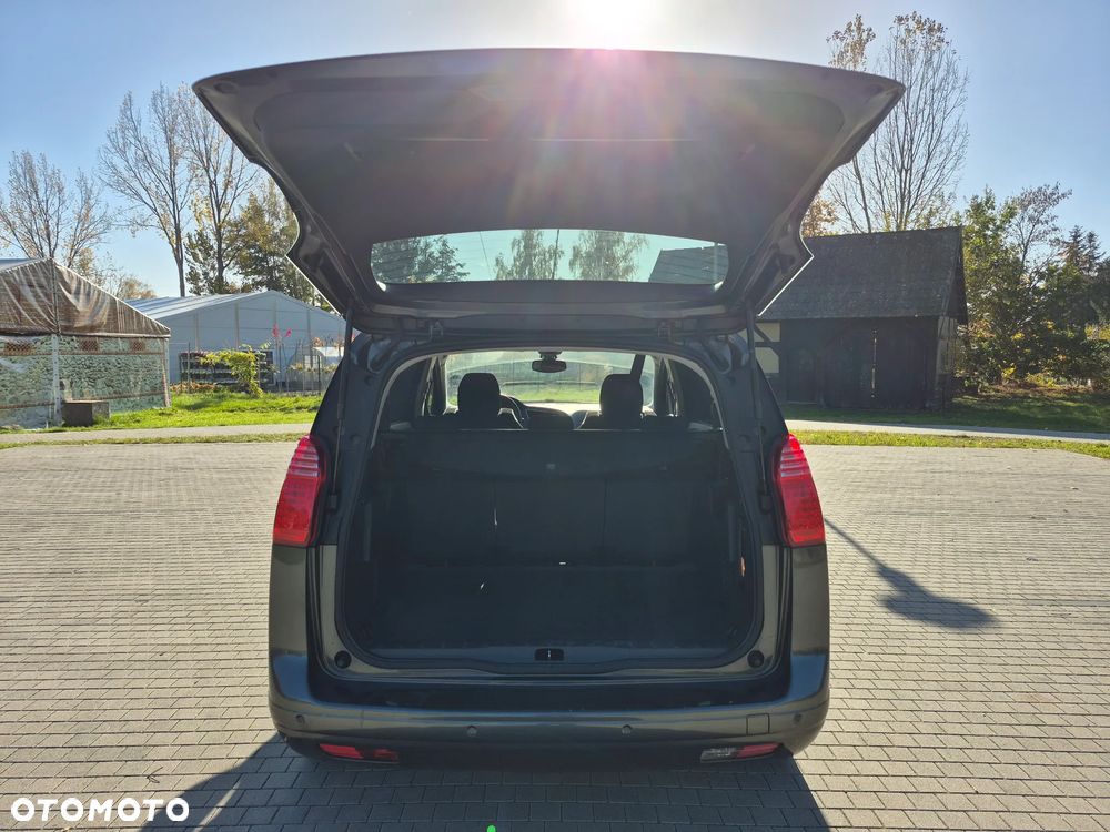 Peugeot 5008 1.6 THP Premium - 32