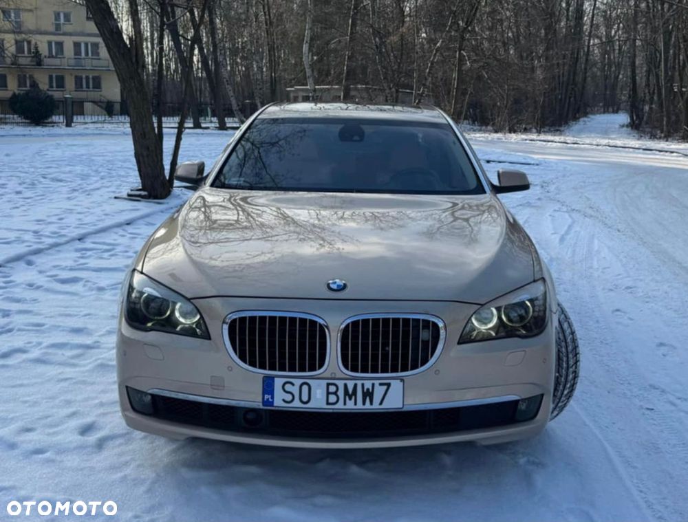 BMW Seria 7 750Li xDrive - 9