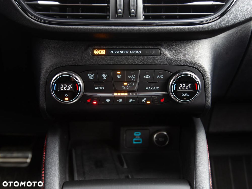 Ford Kuga 2.0 EcoBlue 4x4 ST-LINE X - 25