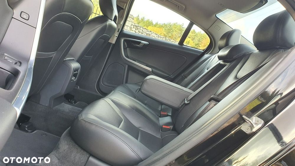Volvo S60 D3 Geartronic Momentum - 9