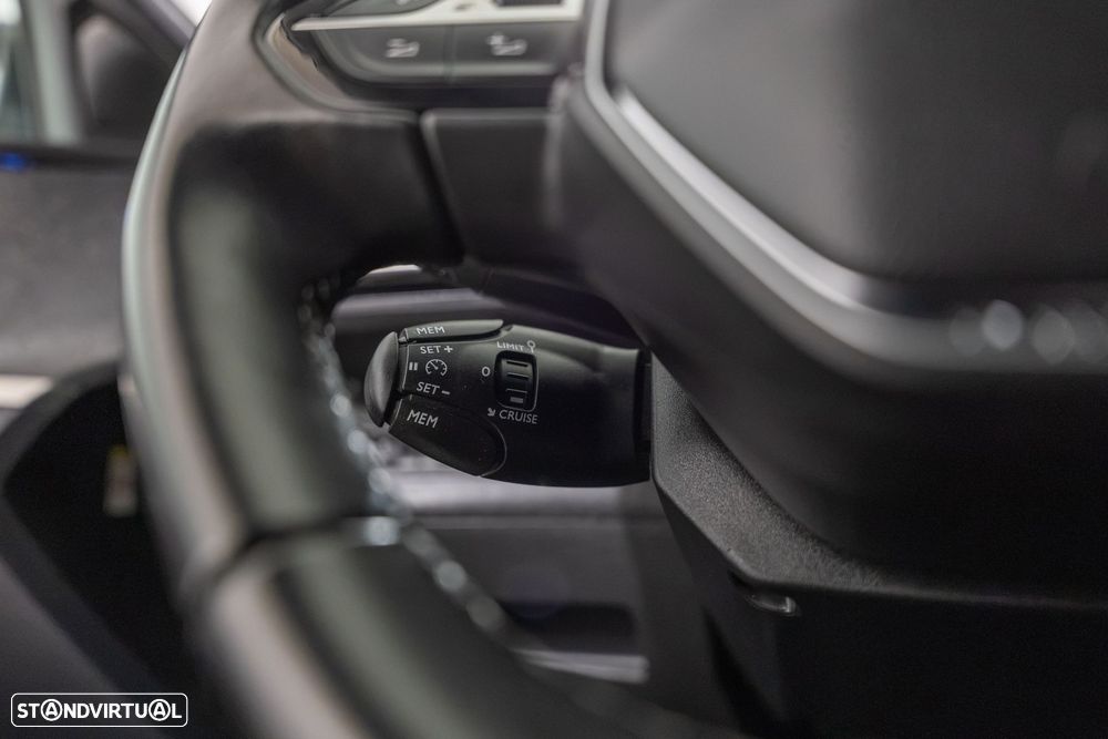 Peugeot 3008 1.2 PureTech Allure - 17