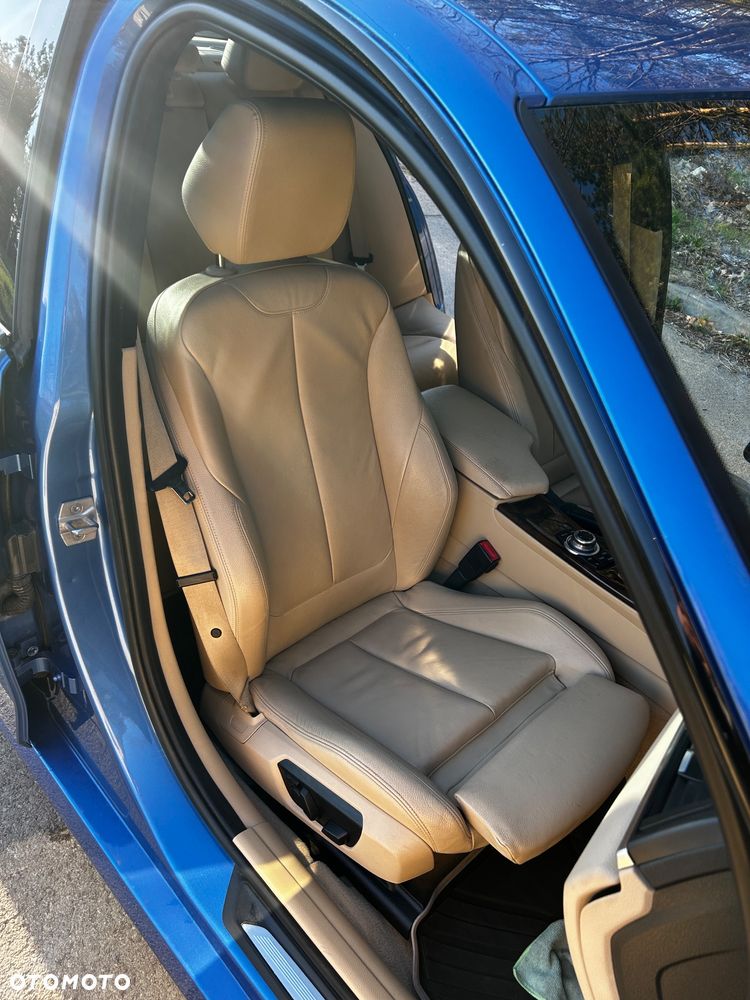 BMW Seria 3 335i xDrive Edition Sport - 12