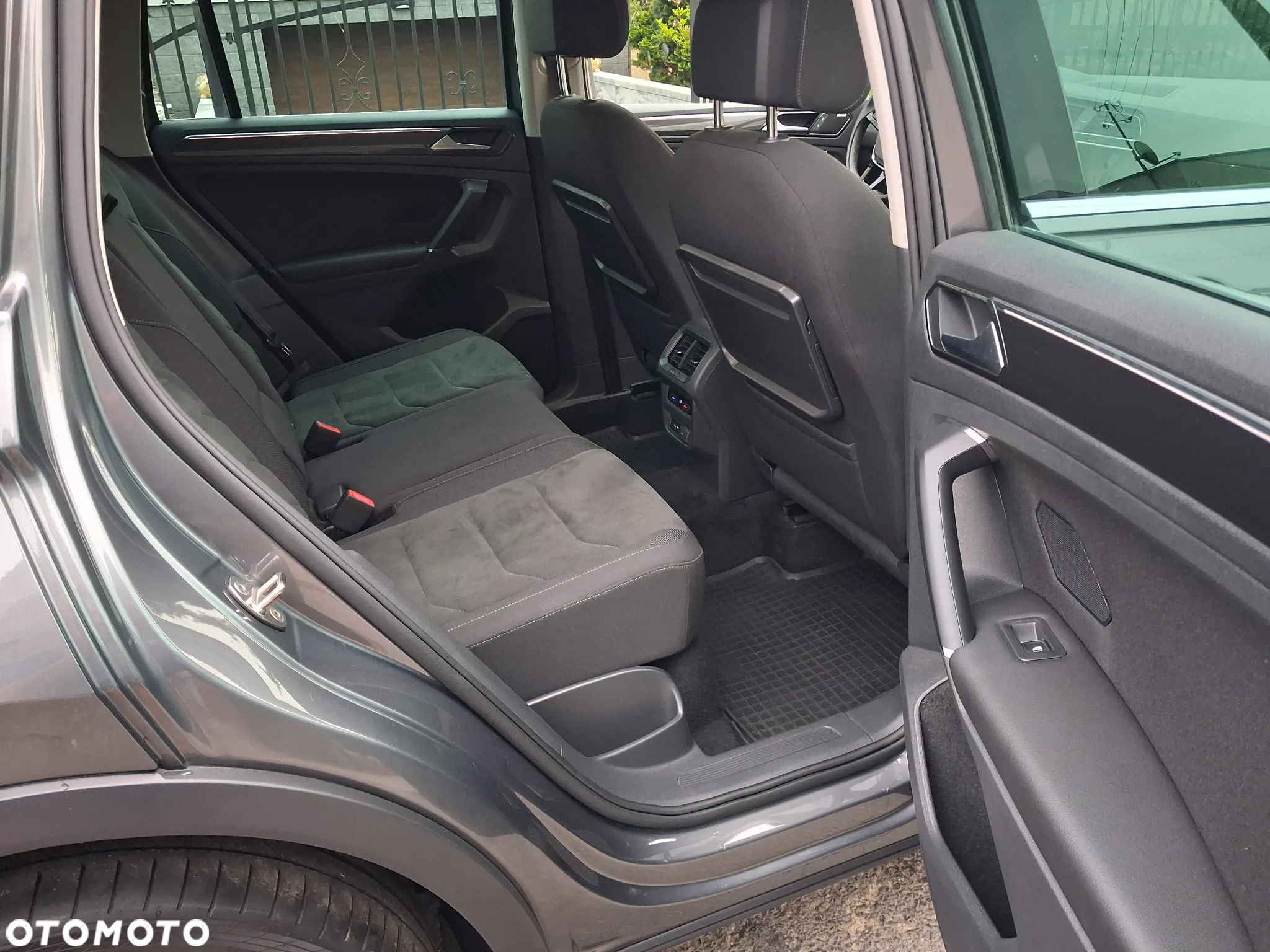 Volkswagen Tiguan - 12