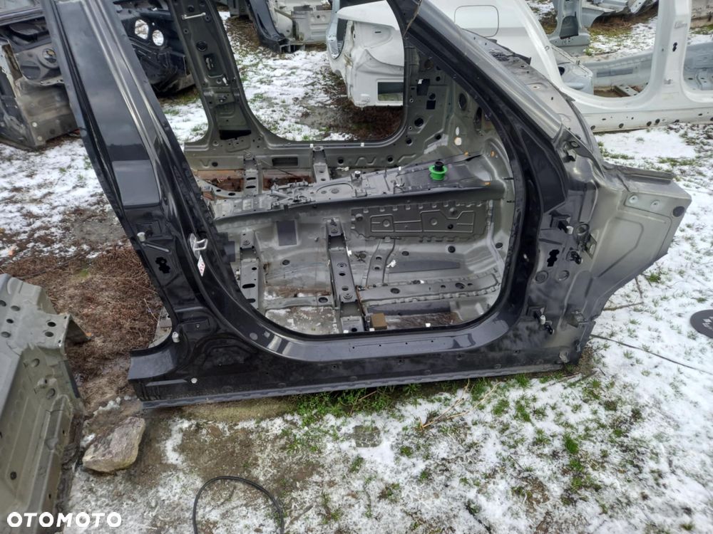 BMW G01 X3 PRÓG SŁUPEK PRAWY - 1