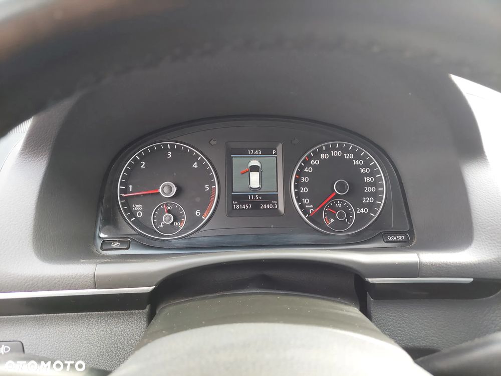 Volkswagen Touran 1.6 TDI DPF DSG Highline - 14