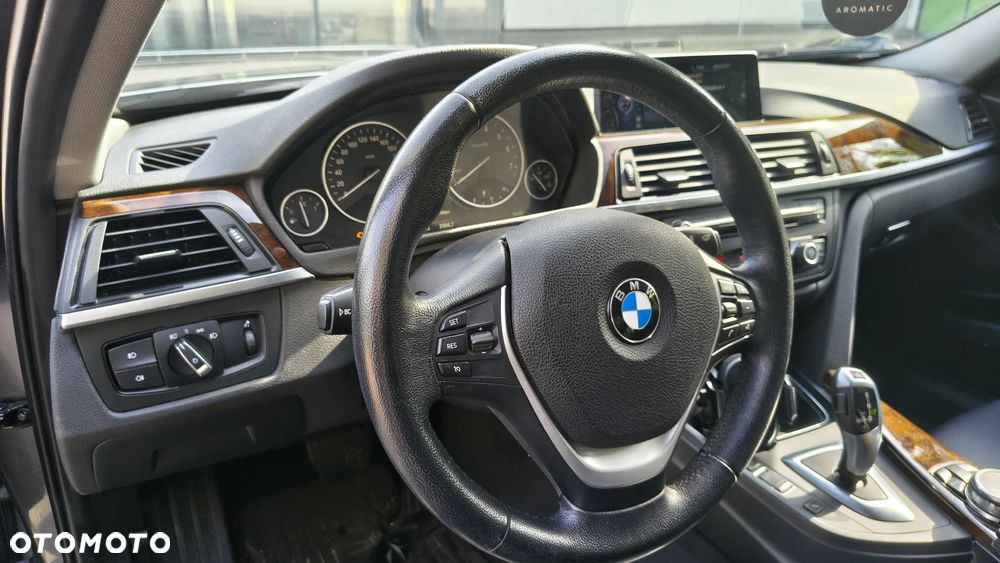 BMW Seria 3 328i xDrive - 20