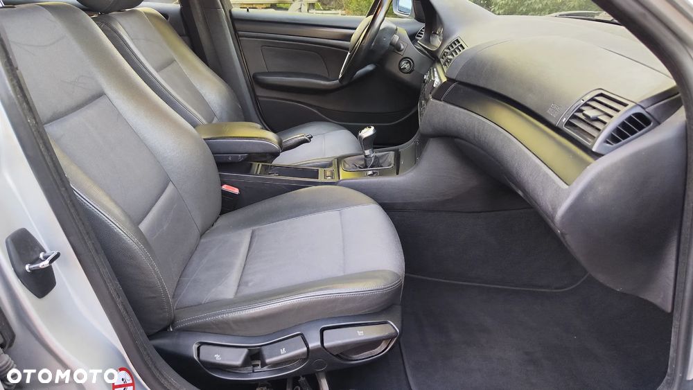BMW Seria 3 320i Edition Lifestyle - 31