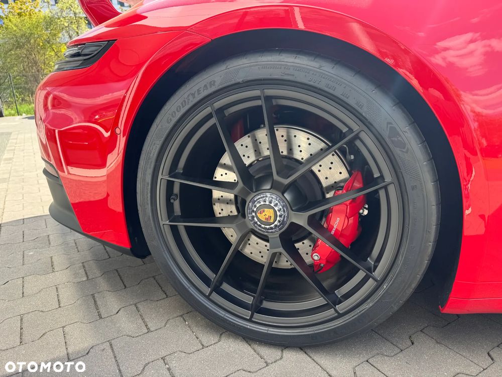 Porsche 911 Carrera T-Hybrid 4 GTS - 10