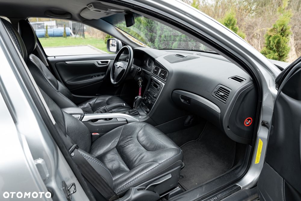 Volvo XC 70 D5 AWD Kinetic - 23