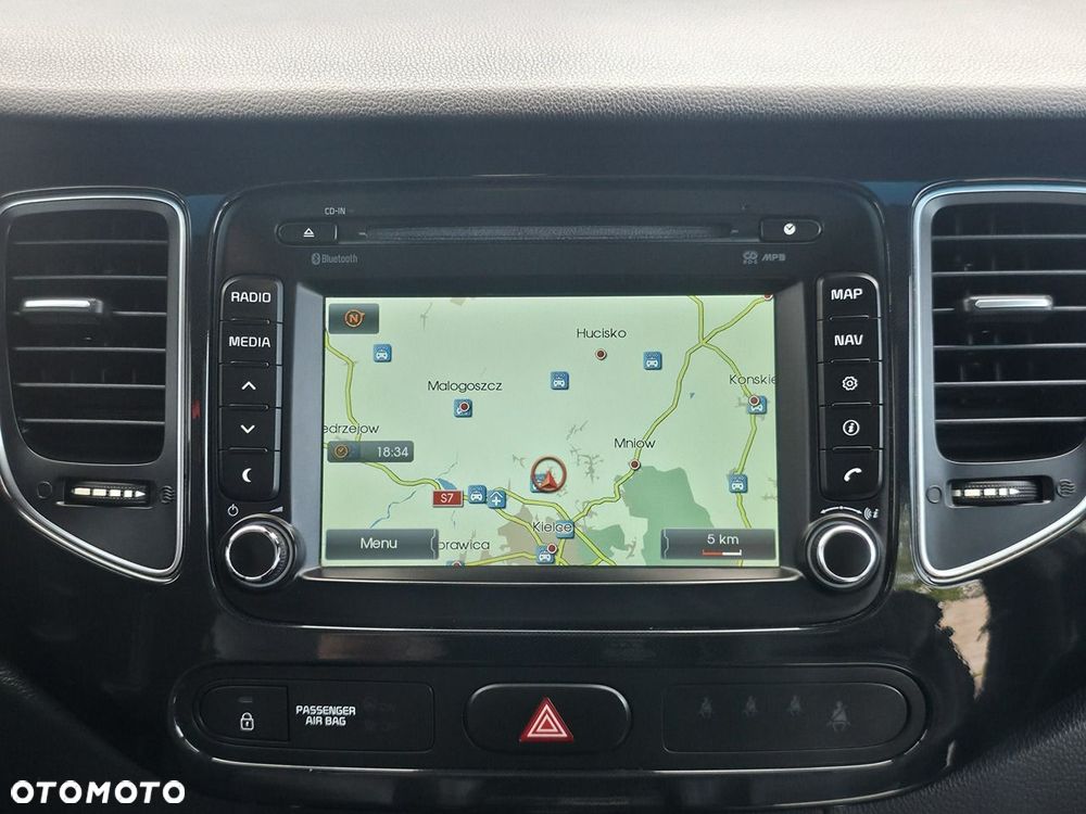 Kia Carens - 16