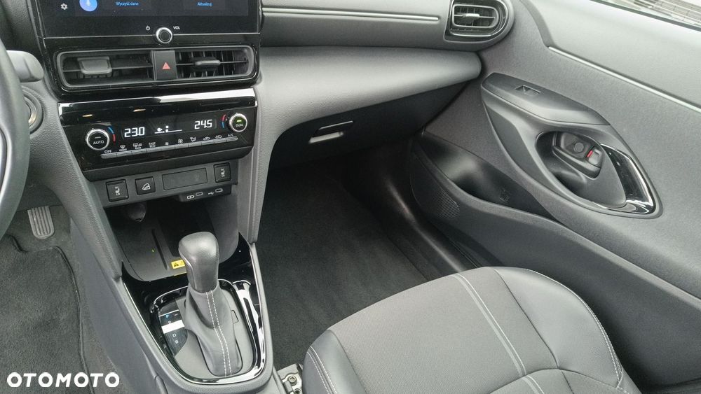 Toyota Yaris Cross - 15