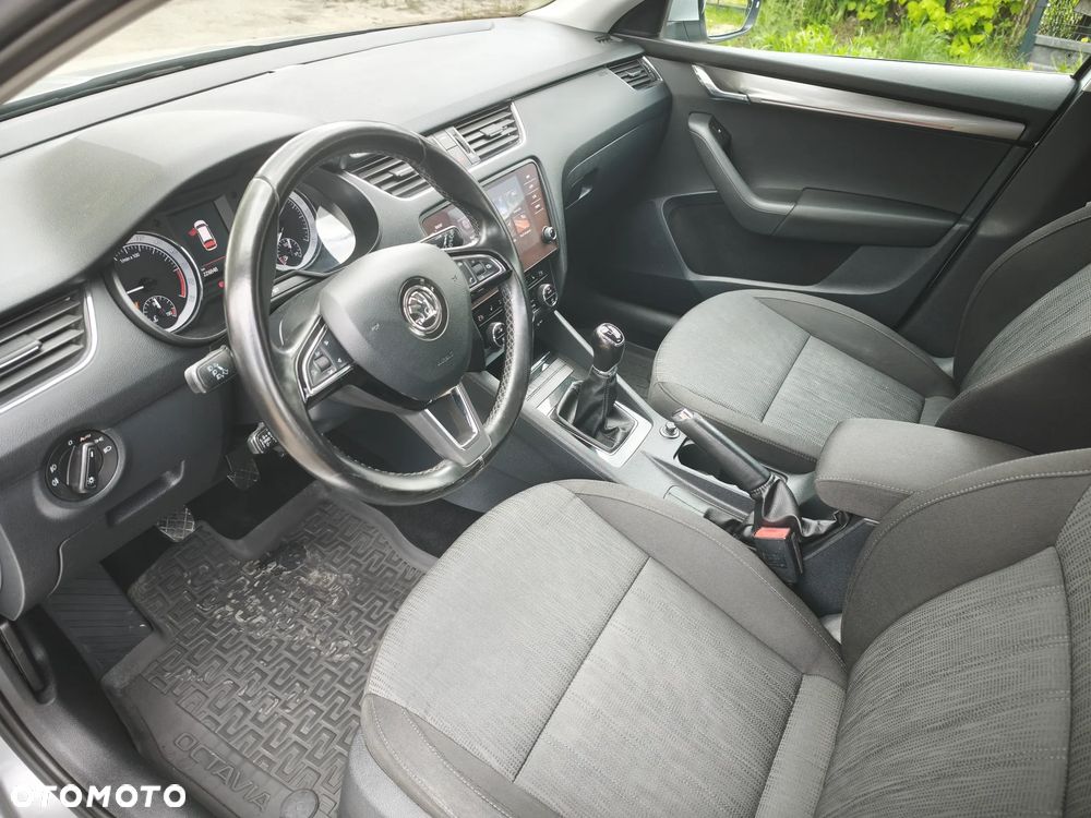 Skoda Octavia 2.0 TDI Edition - 8