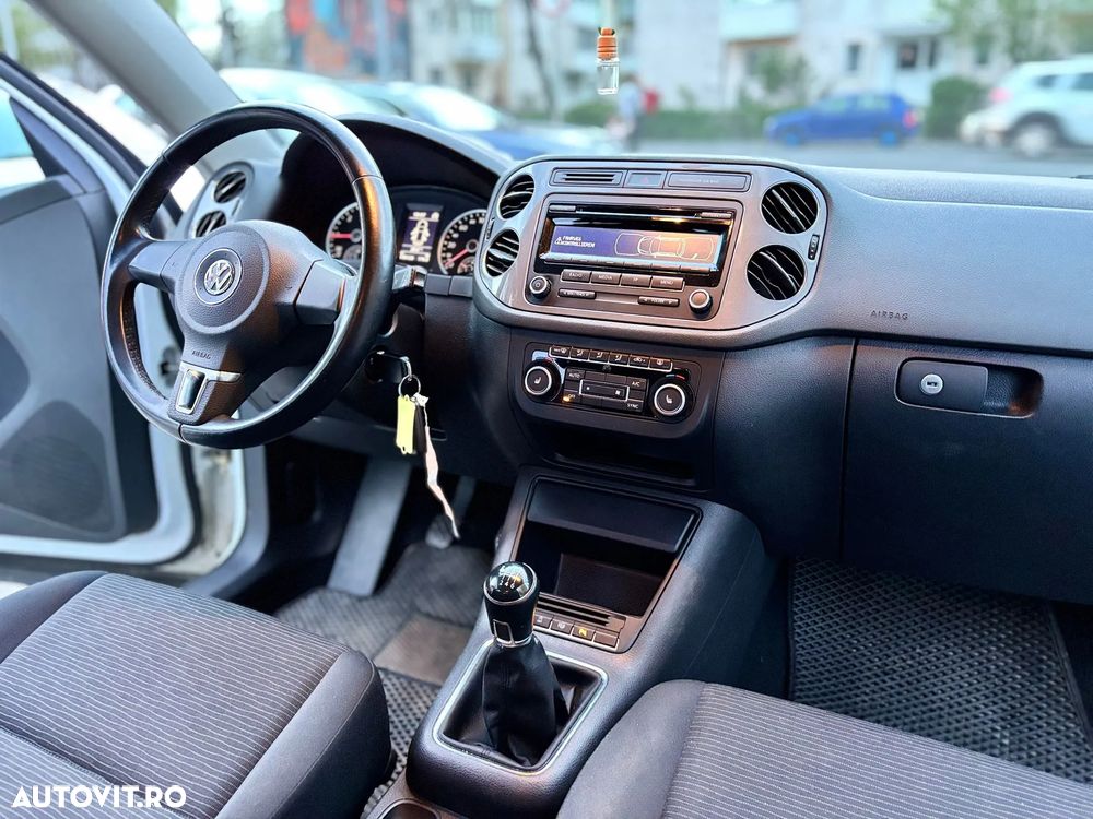 Volkswagen Tiguan 2.0 TDI SCR BlueMotion Technology Sport & Style - 9