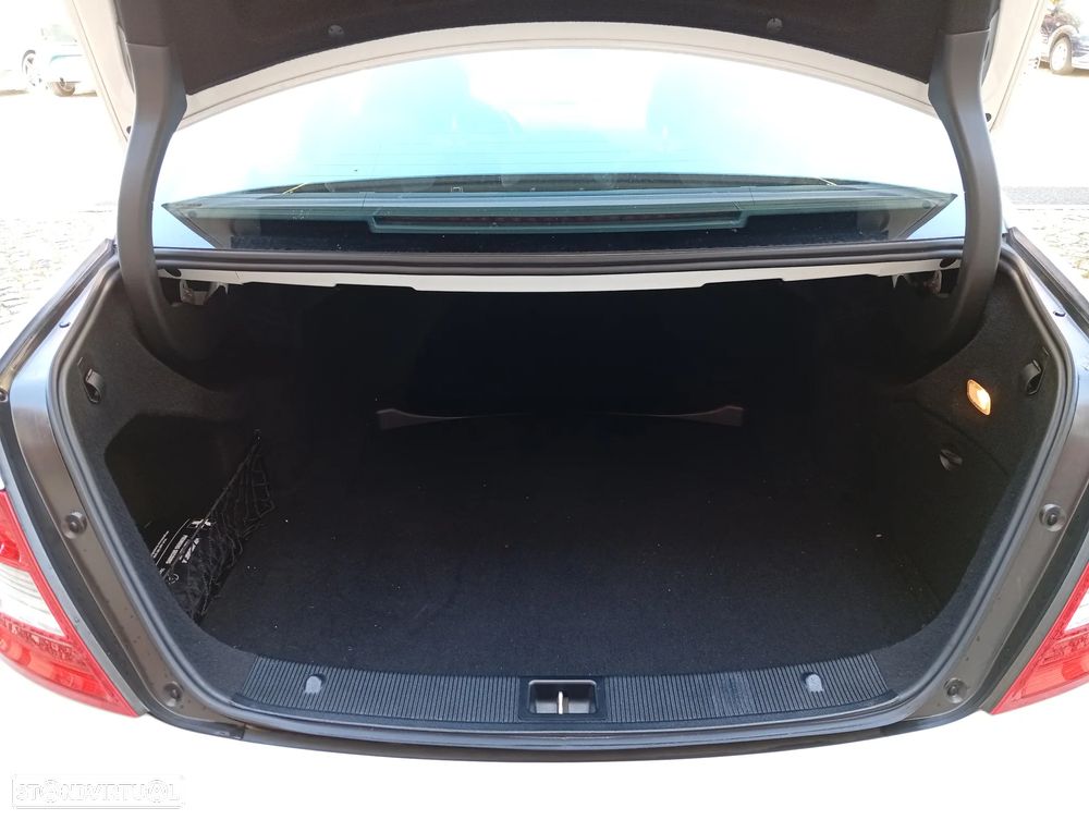 Mercedes-Benz C 180 CDi Avantgarde BlueEfficiency - 13