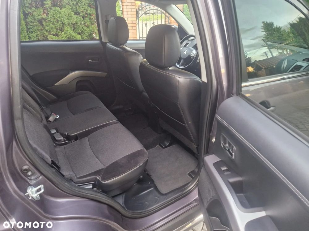 Mitsubishi Outlander 2.0 2WD CVT Invite - 11