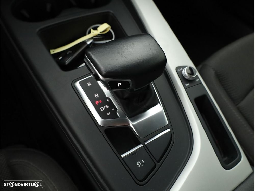 Audi A4 35 TDI Advanced S tronic - 19
