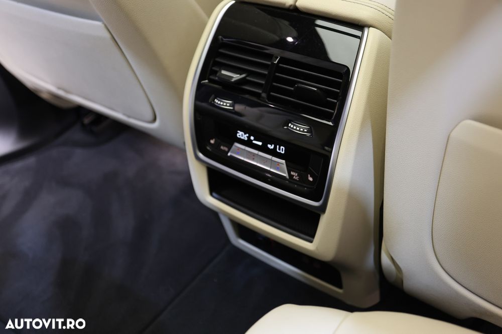 BMW X7 xDrive40d - 11