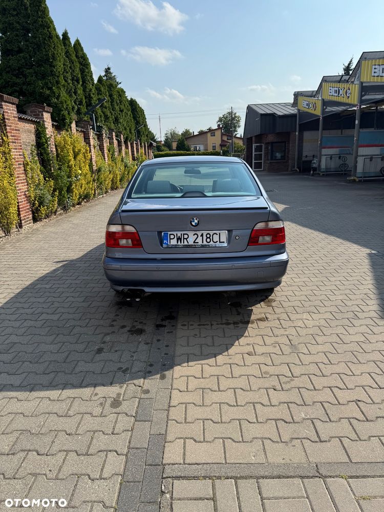 BMW Seria 5 520i - 4