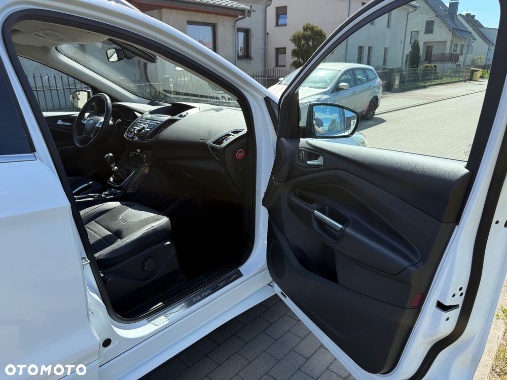 Ford Kuga 1.6 EcoBoost 2x4 Titanium - 18
