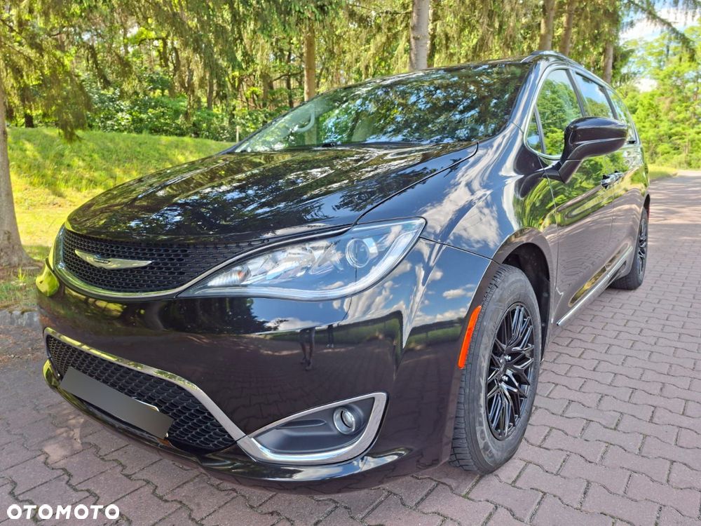 Chrysler Pacifica - 3