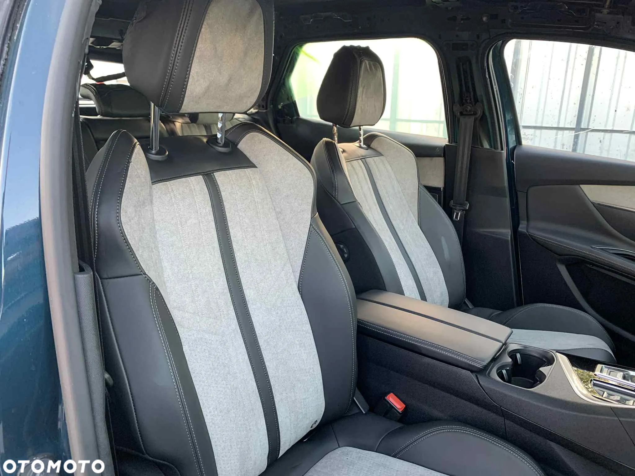 Peugeot 3008 1.6 PureTech HYbrid GT S&S EAT8 - 16