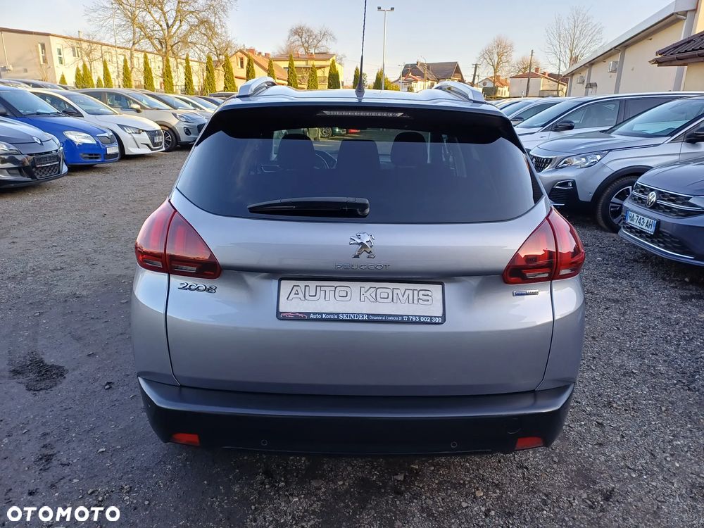 Peugeot 2008 1.2 Pure Tech Style - 6