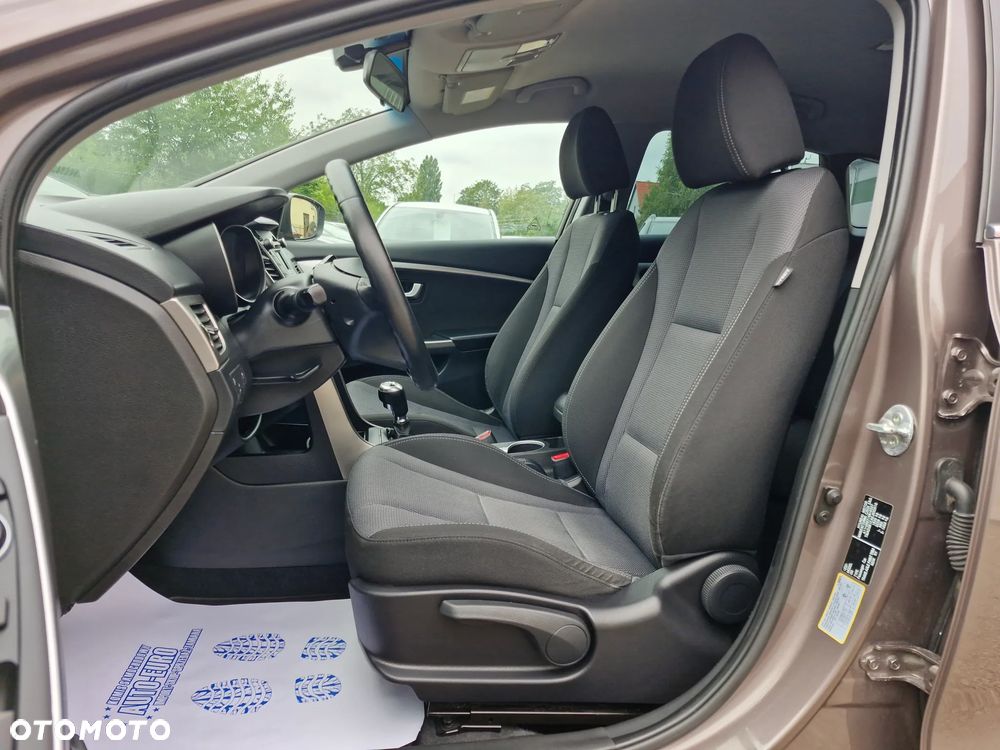 Hyundai i30 1.6 GDI Comfort - 15