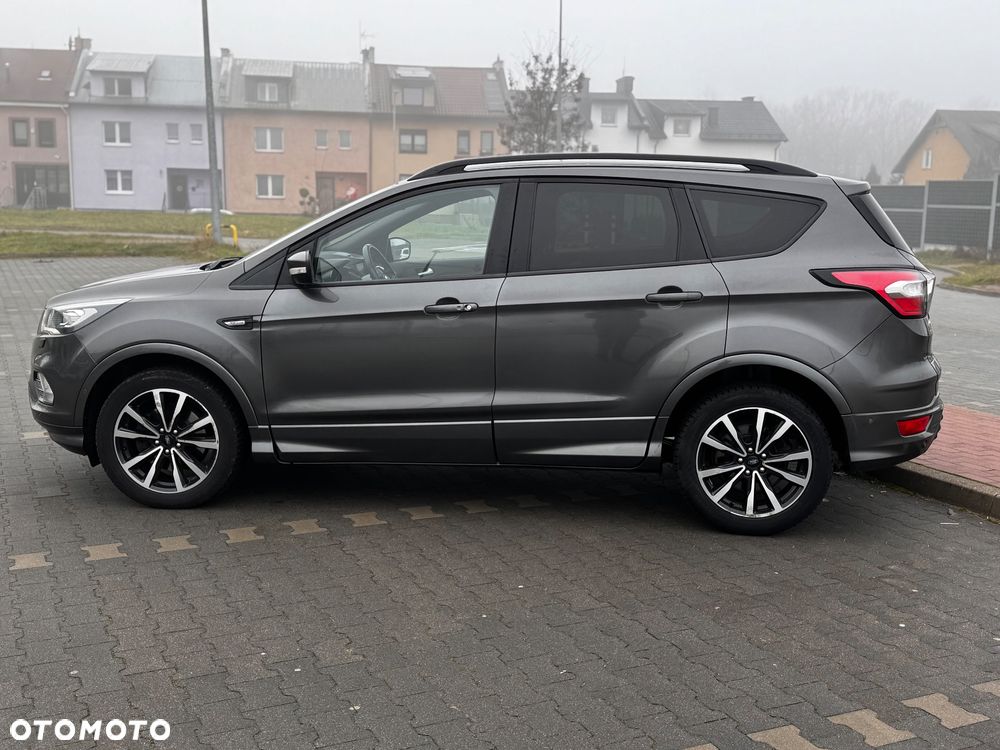 Ford Kuga 2.0 TDCi 2x4 ST-Line - 4