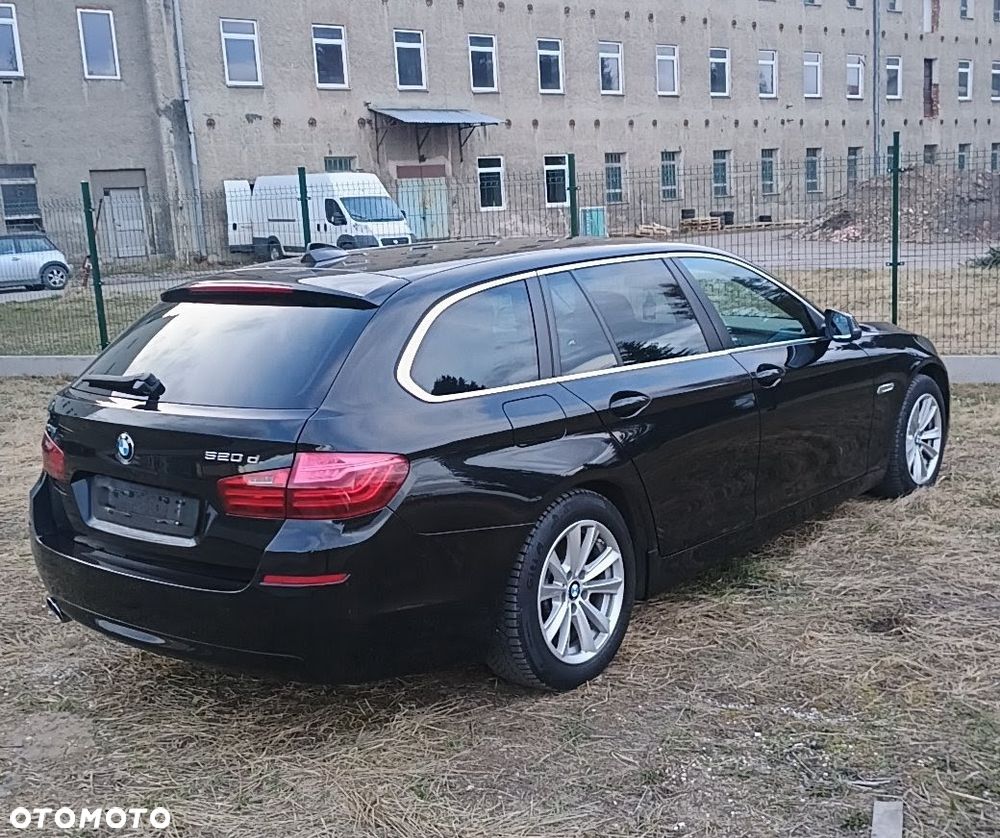 BMW Seria 5 520d xDrive - 4