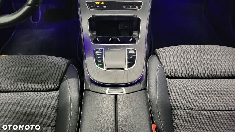 Mercedes-Benz Klasa E 220 d 4-Matic AMG/Avantgarde - 20