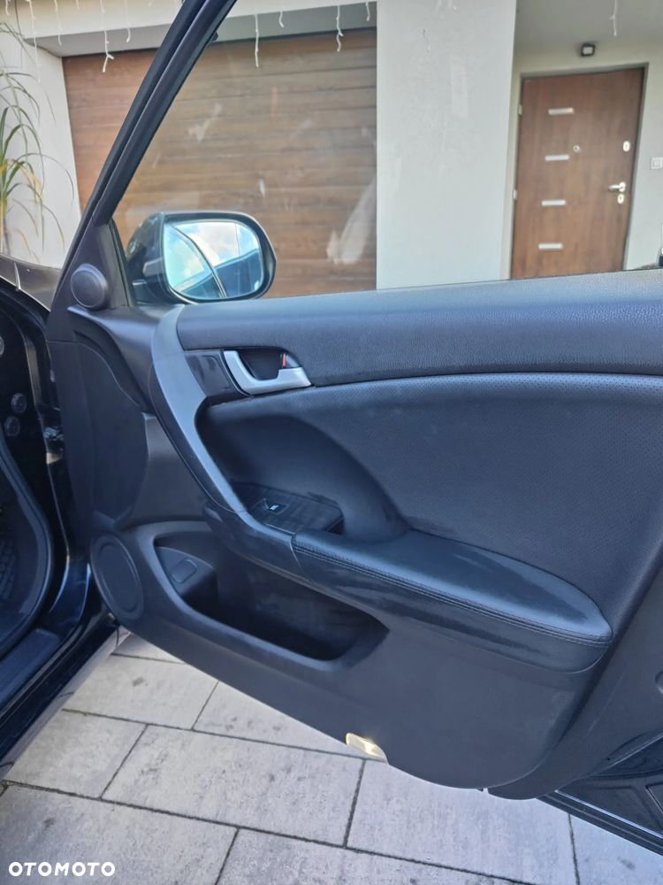 Honda Accord 2.0 Executive - 21