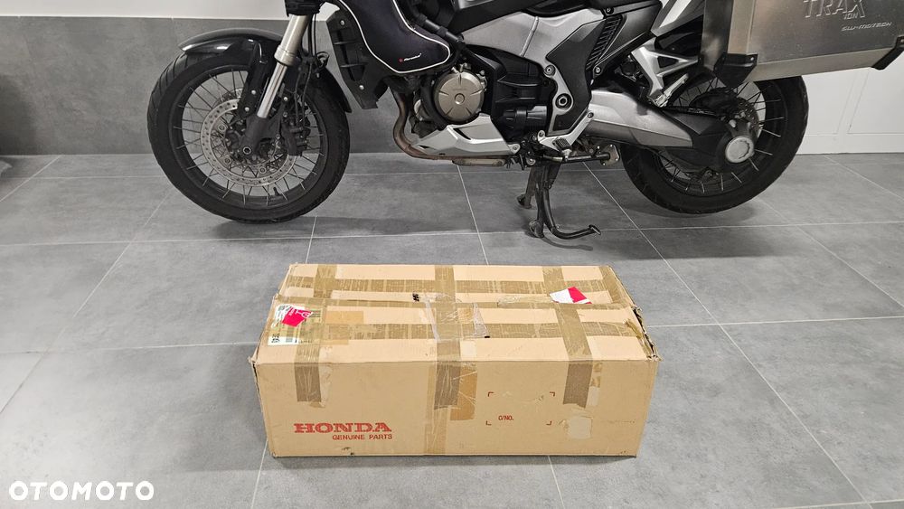 Honda VFR - 16