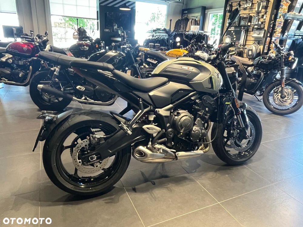 Triumph Trident - 12