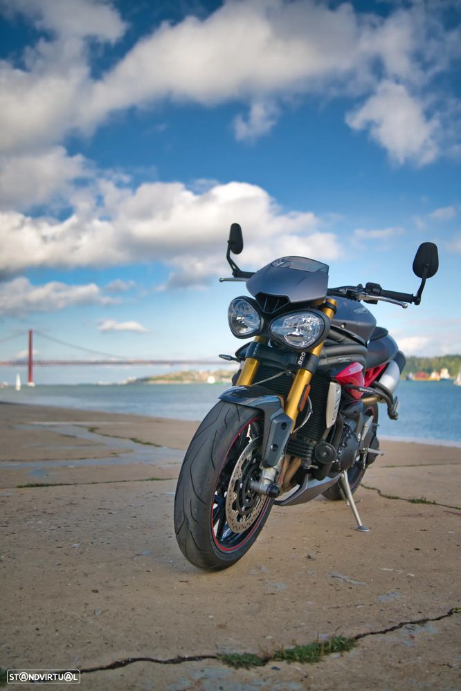 Triumph Speed Triple R - 4