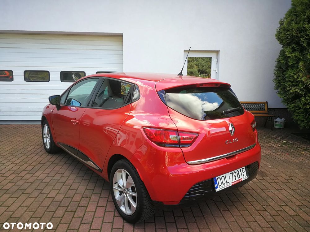 Renault Clio 1.2 16V 75 LIMITED - 9