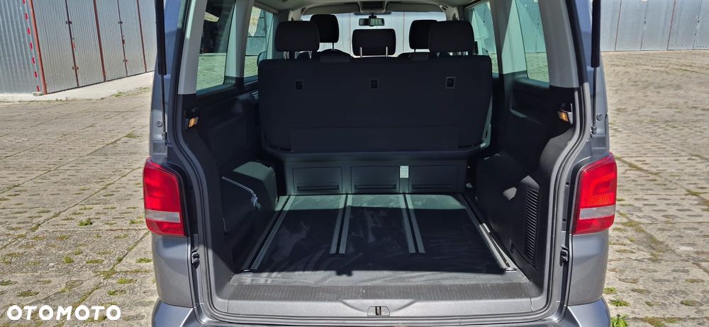 Volkswagen Multivan - 32