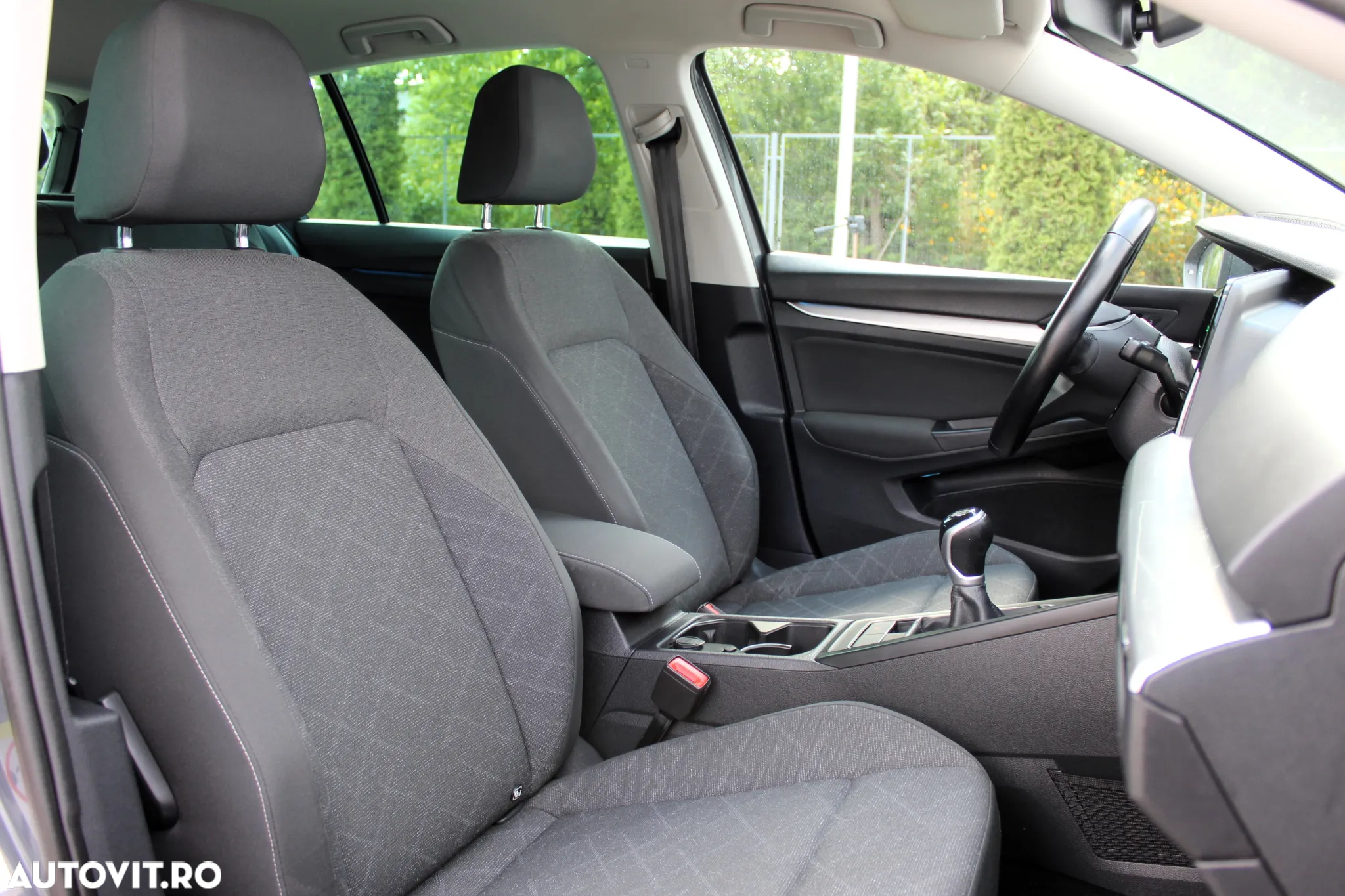Volkswagen Golf 1.5 TSI ACT Life - 11