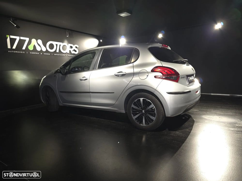 Peugeot 208 1.2 VTi SE Style - 13