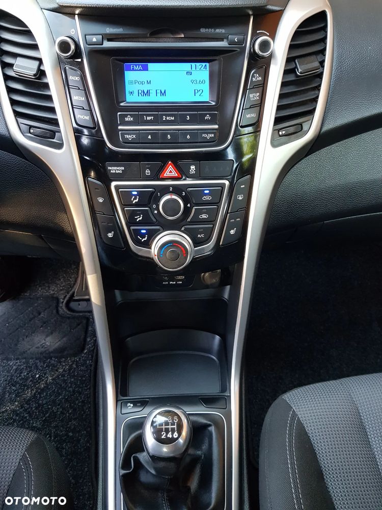 Hyundai i30 blue 1.4 YES Silver - 27