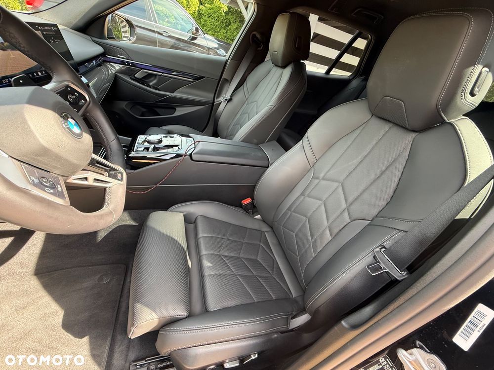 BMW Seria 5 520d xDrive - 29
