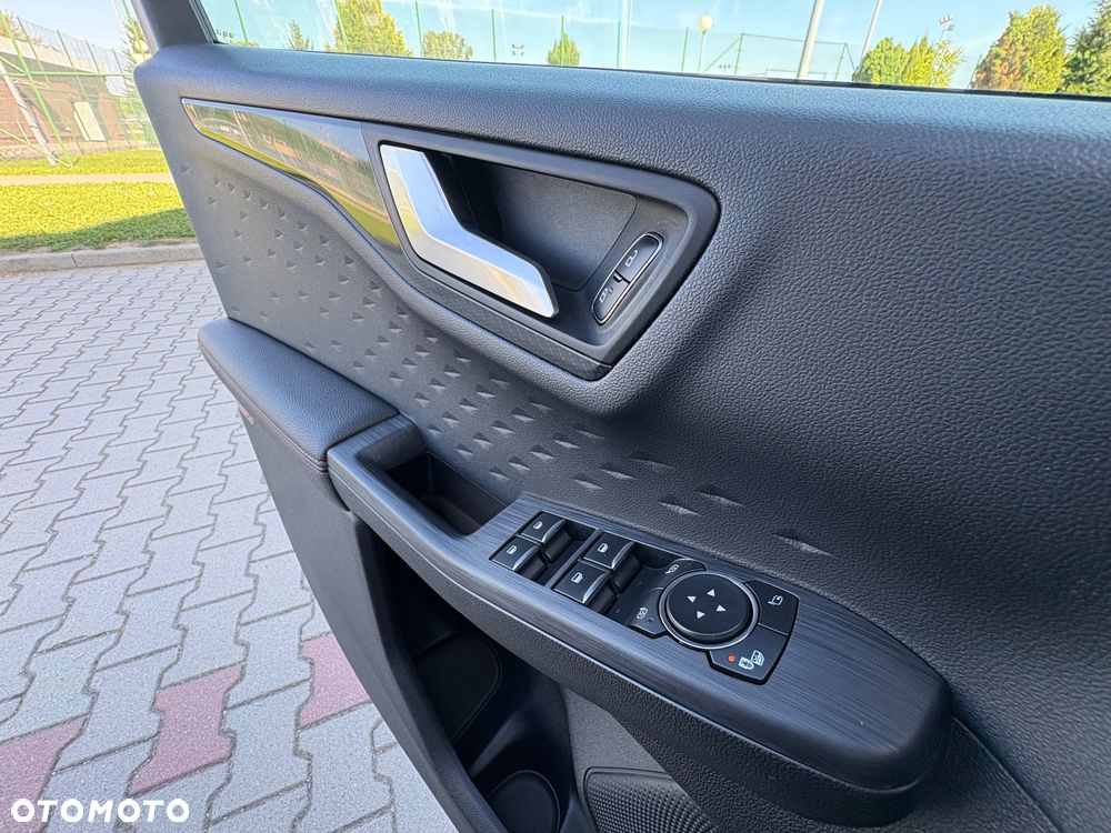 Ford Kuga 1.5 EcoBoost 2x4 ST-Line - 23